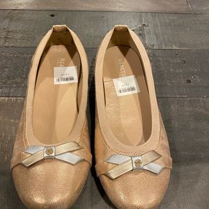 Kenneth Cole Reaction.Worn 3x.Champagne gold excellent condition